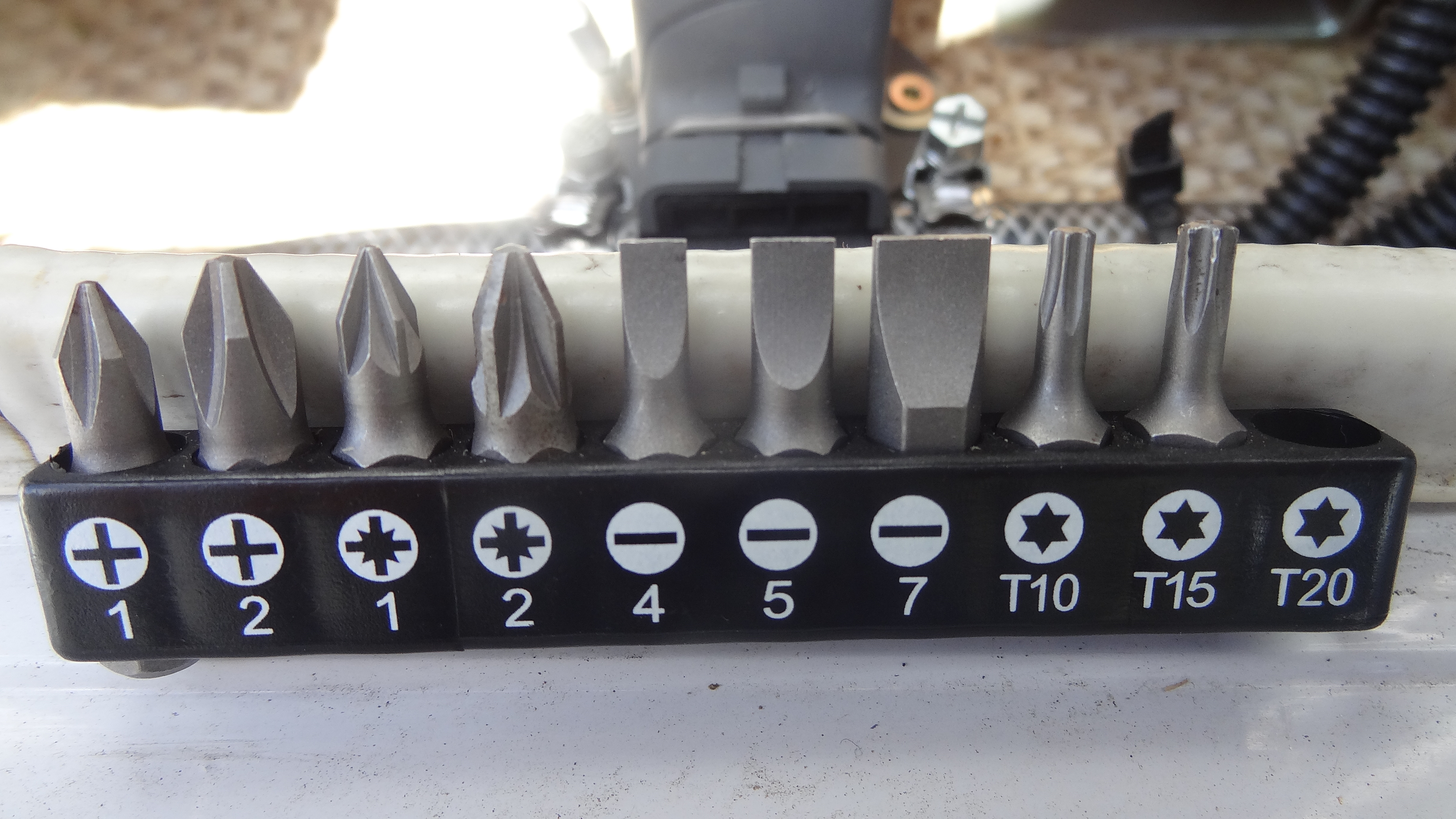 Photo 5 Empreinte Torx T20.JPG