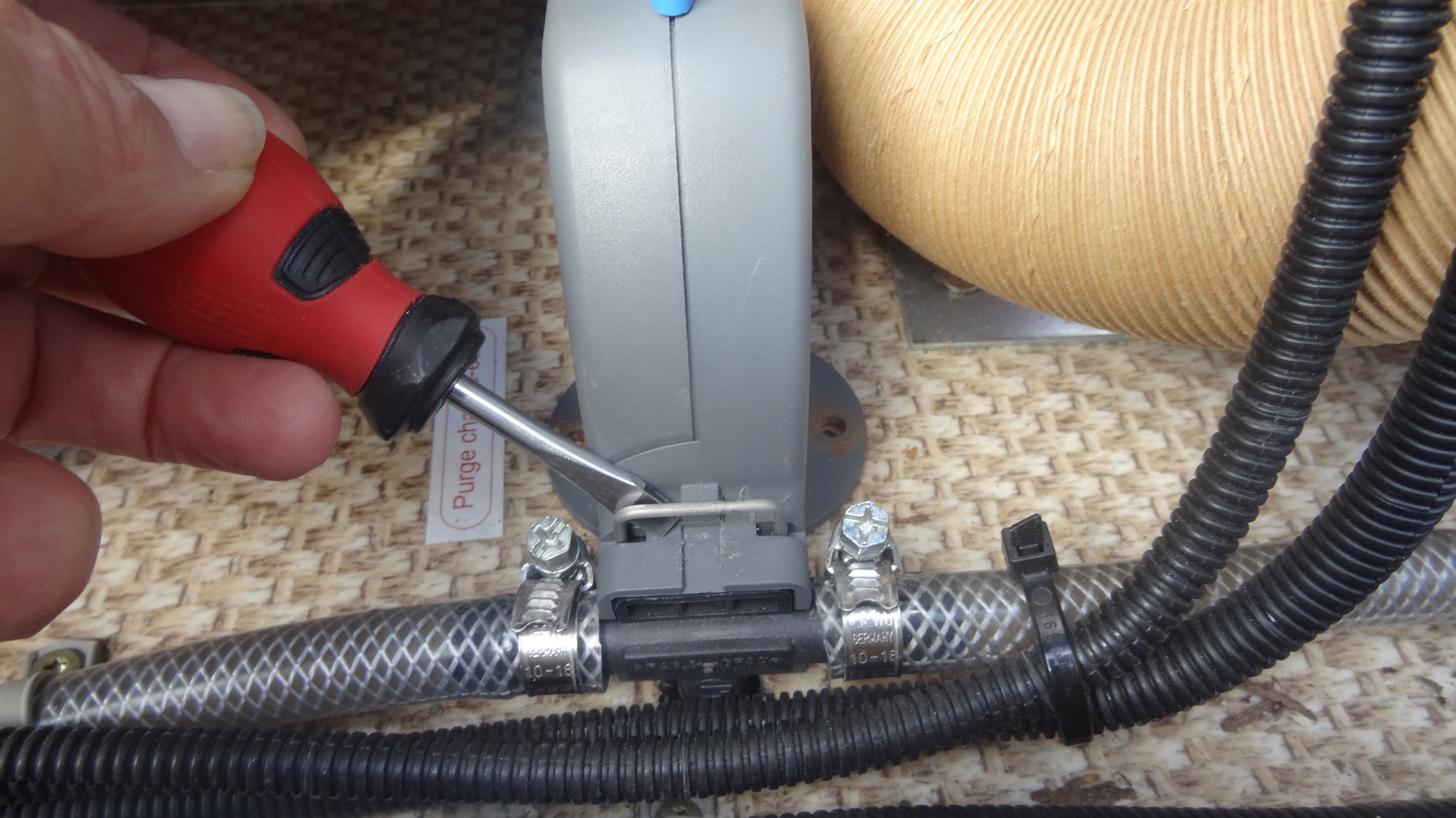 Photo 8 Dépose de l'agrafe.JPG