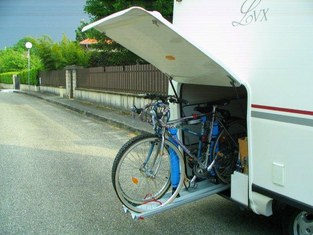 Rail porte vélos dans la soute