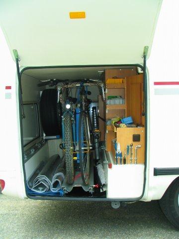 Porte vélos coulissant rentré