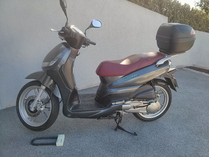 Scooter + antivol.jpg.jpg