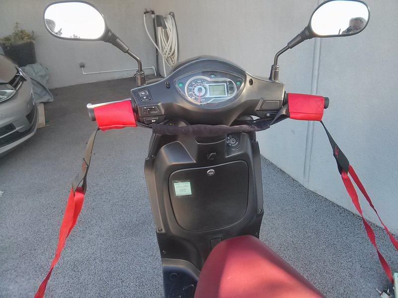 sangle de guidon scooter.jpg.jpg