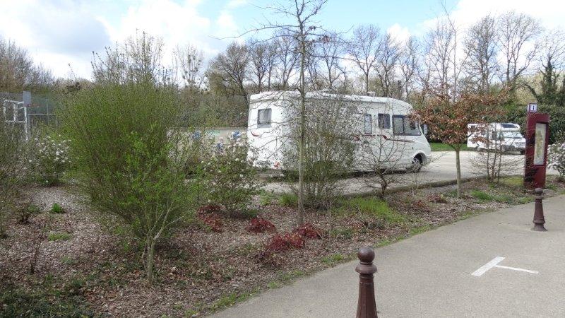 Stationnements aire CC ESVRES sur Indre.jpg